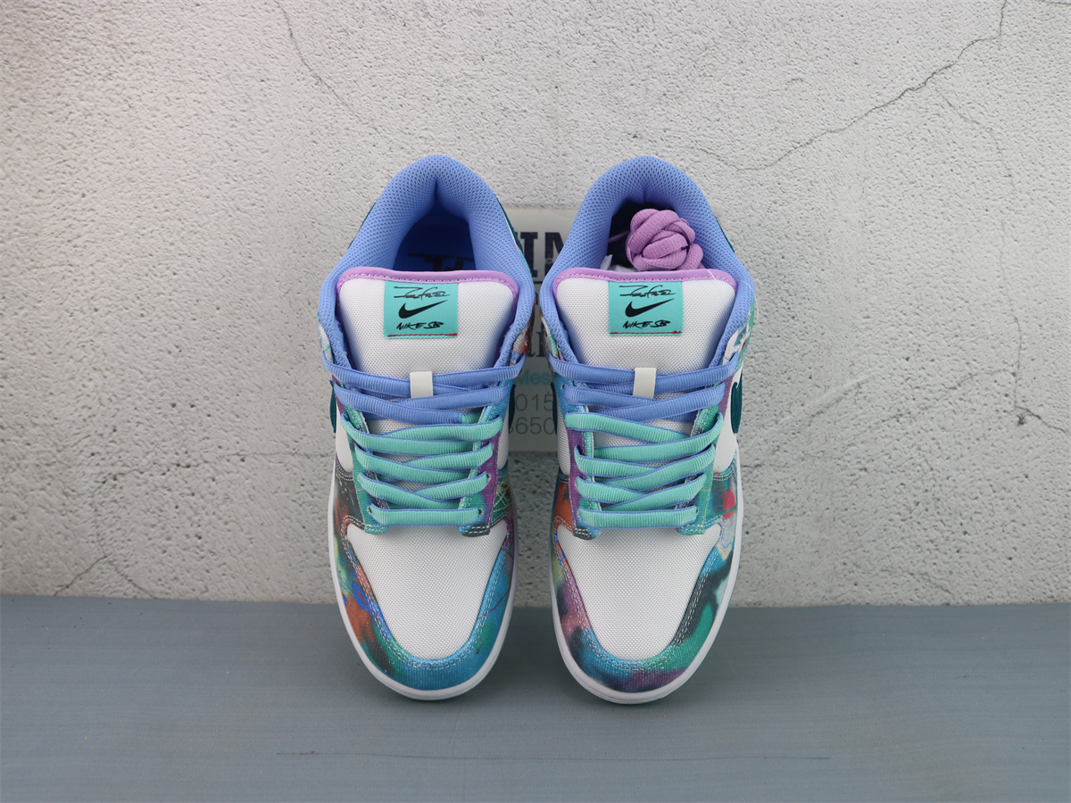 Nike SB Dunk Low Futura Laboratories Bleached Aqua HF6061-400